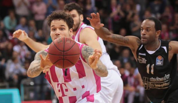 尤其是在球 尤其是在球